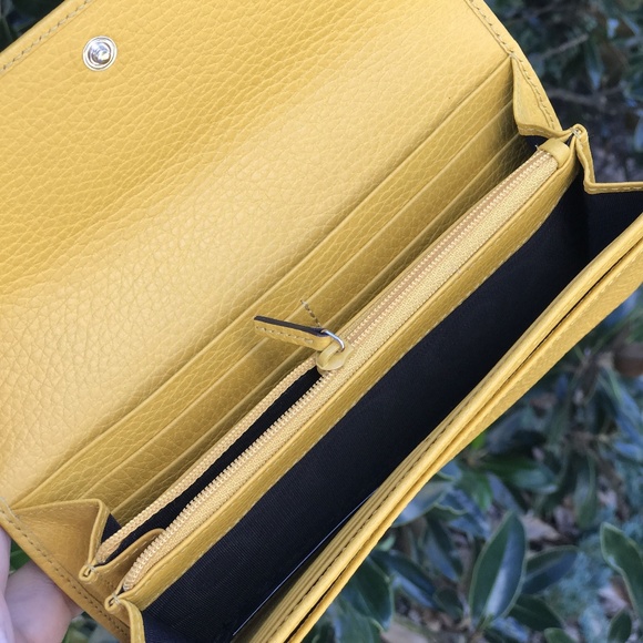 Gucci Yellow Swing New Leather Continental Wallet - Picture 4 of 4